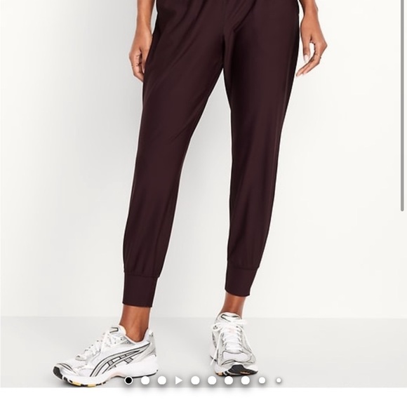 Old Navy Women's Joggers in Black, Navy, and Burgundy - Picture 6 of 7